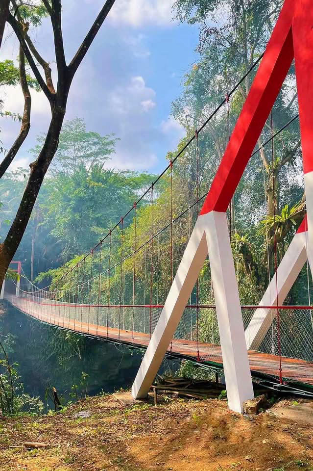 Baru Diresmikan, Jembatan Gantung Pongpet Pangandaran Rusak Saat Dilintasi Bupati Citra Pitriyami
